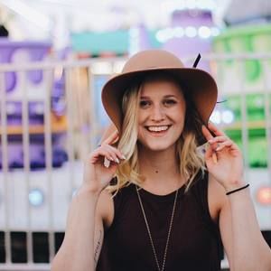 Meet your Posher, Mackenzie